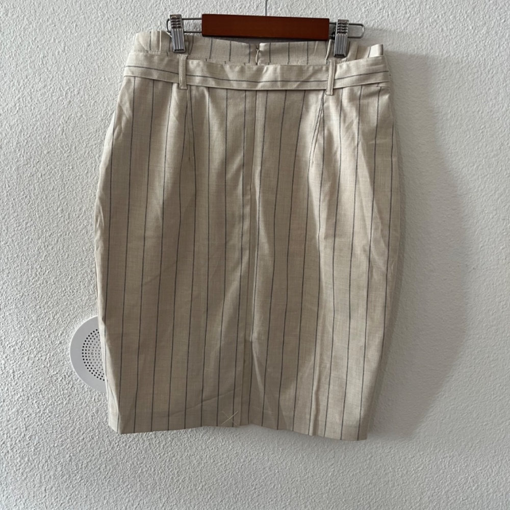 Banana Republic Factory Tan Pencil Skirt - Picture 3 of 4